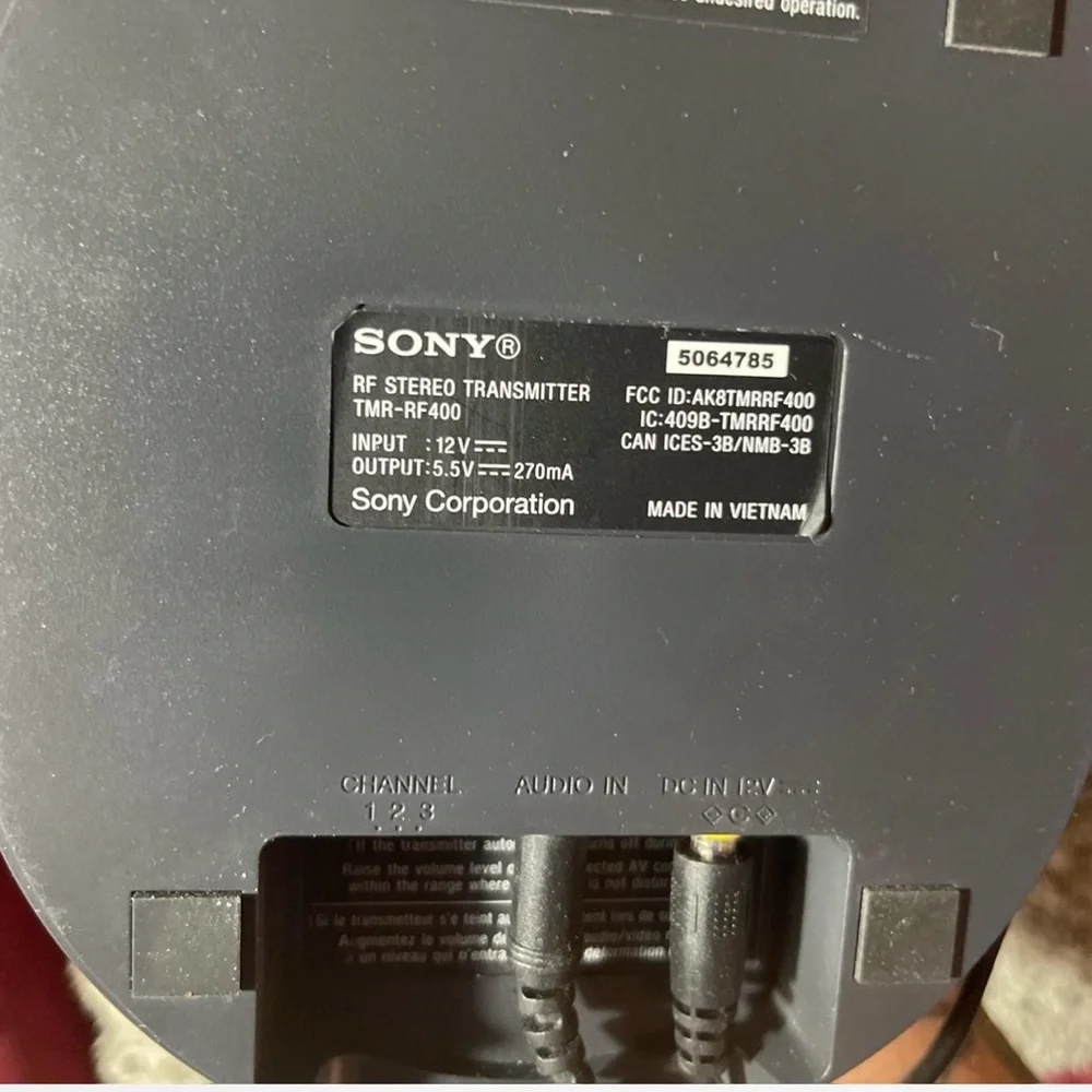 Sony RF 400 Black Wireless Headphones with Charging Stand
